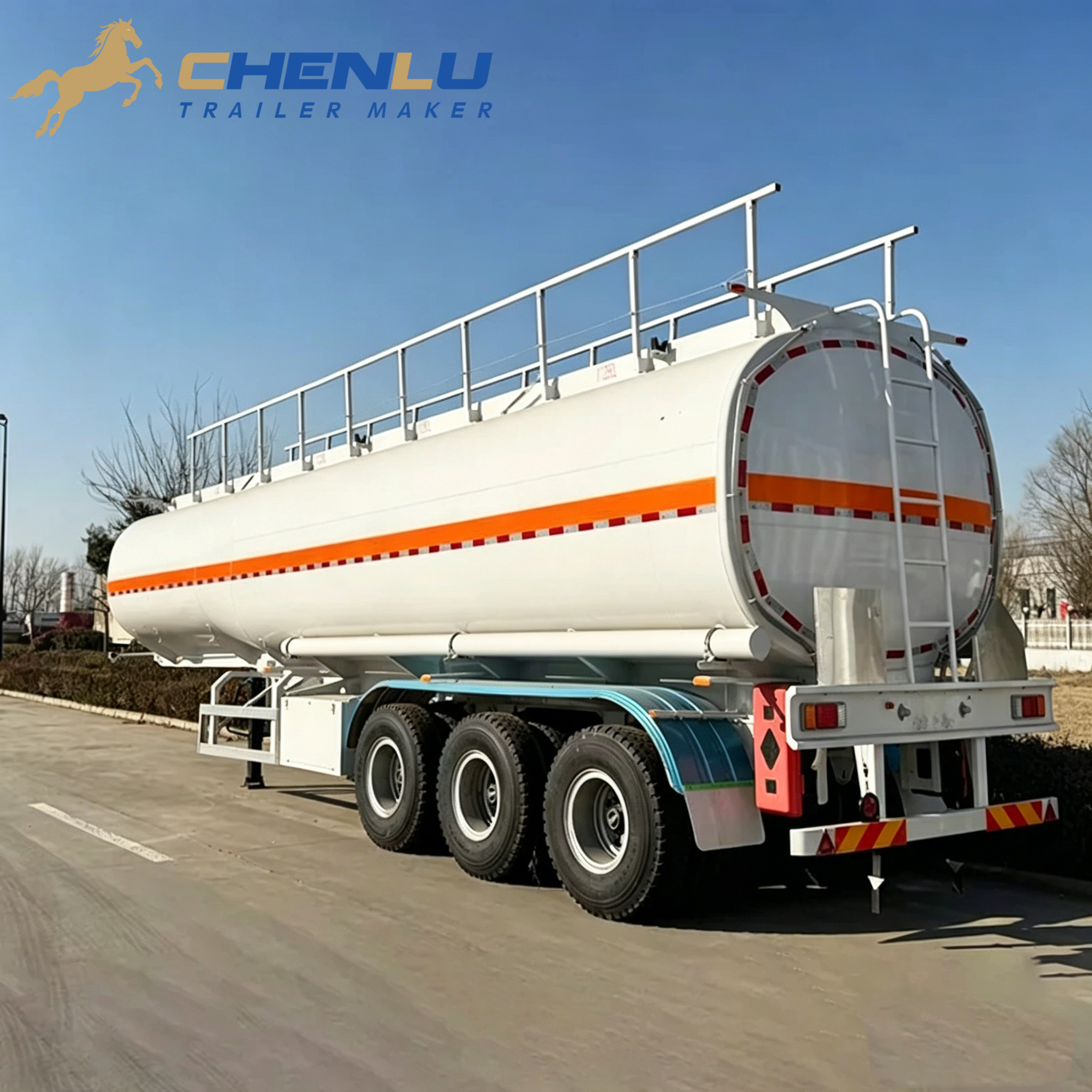 Rimorchio cisterna per benzina