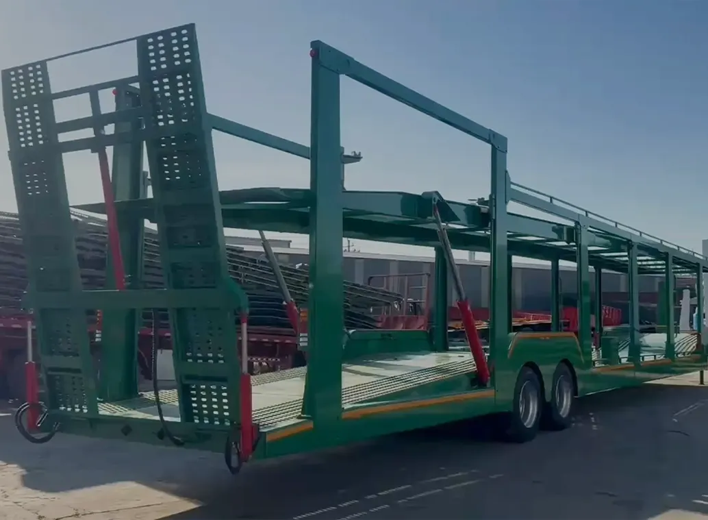 Catálogo de semi-reboques para transporte de contentores e granéis