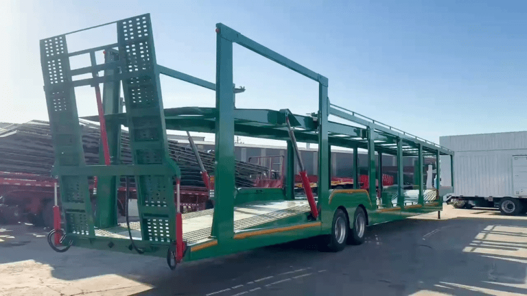 Semirremolque para el transporte de automóviles para nuestro cliente de Catar